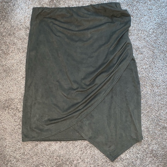 Dresses & Skirts - Suede-Like Skirt